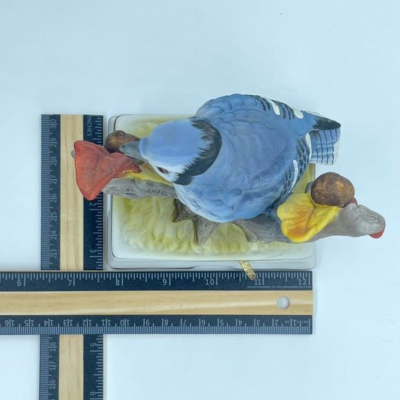 Towle Fine Porcelain Hand Painted Blue Jay Bird Music Box, Vintage Japan 6”H - Picture 11 of 13